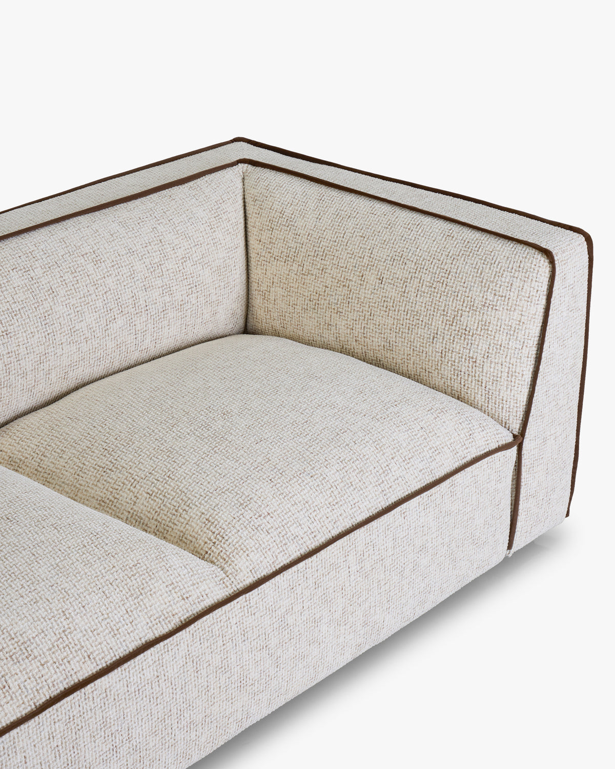 Canapé Auster - tweed beige moucheté - accoudoir et passepoil en gros plan