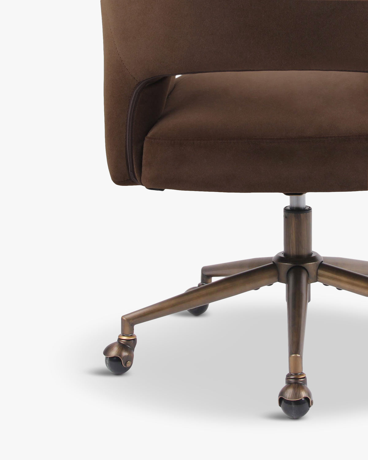 Chaise de bureau Mailen - velours marron intense - dossier et accoudoir en gros plan