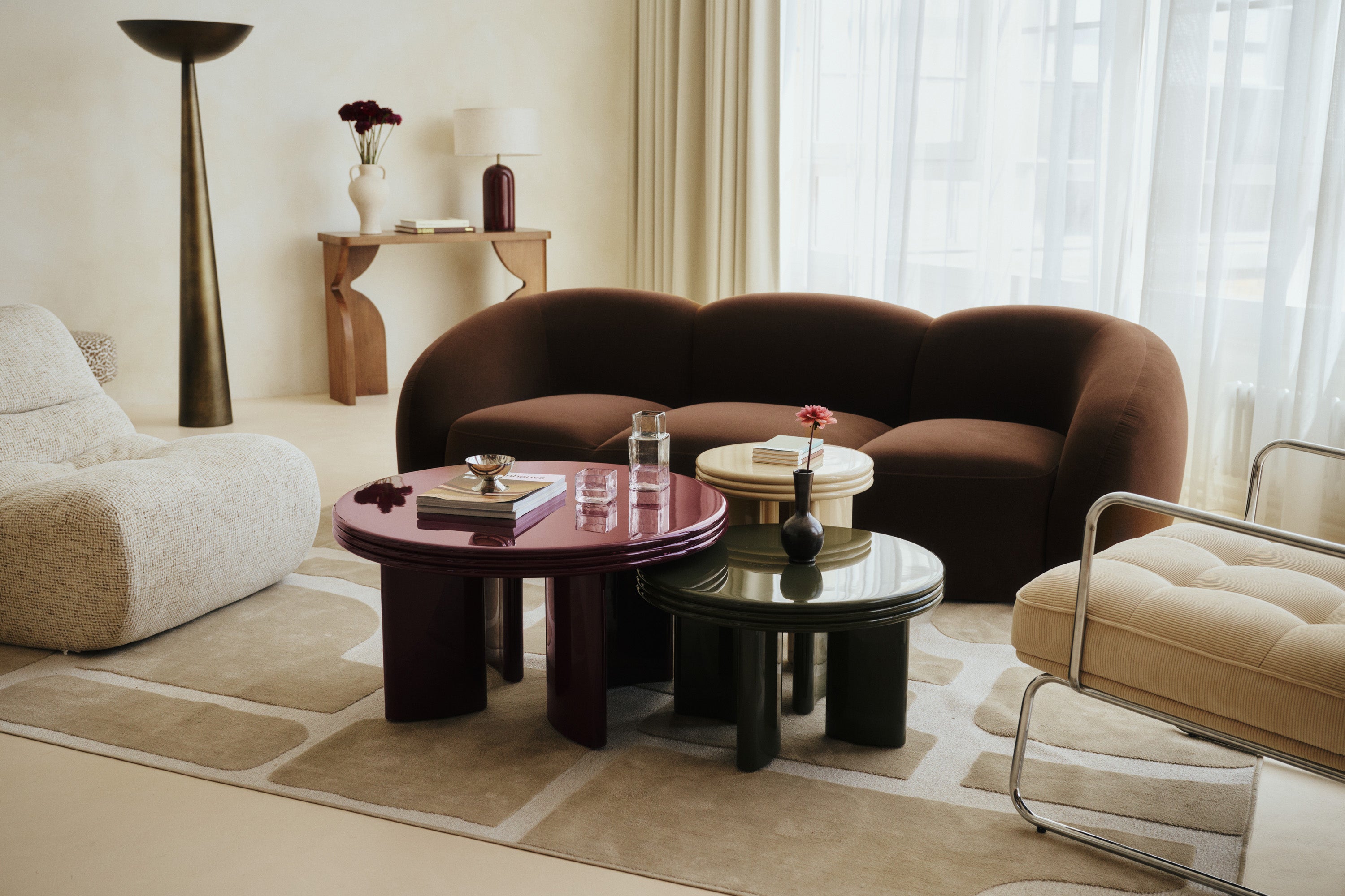 Trio tables Mira L, S & appoint - NV GALLERY - glossy rouge bordeaux, vert kaki et beige